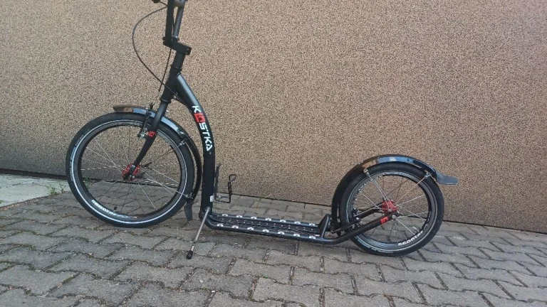 Rychlá koloběžka Model Hill