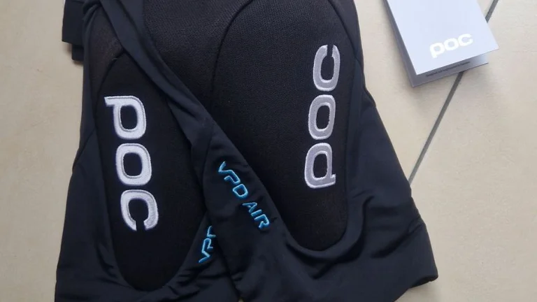POC VPD Air Leg Uranium Black XL Chrániče