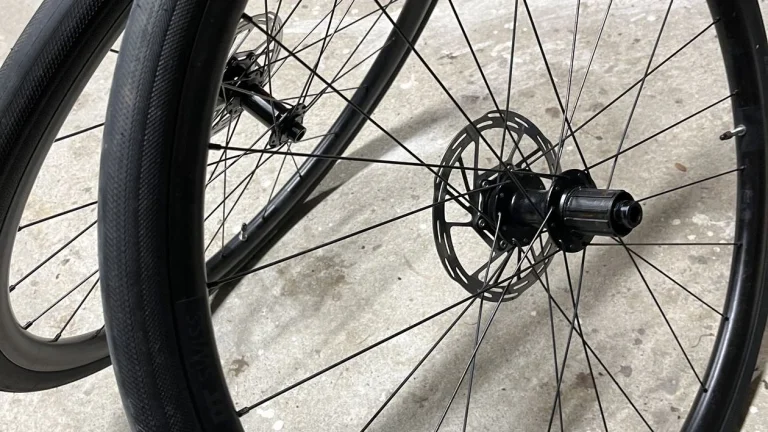 DT Swiss G540 - pár - včetně plášťů s-works 32mm a brzdových kotoučů