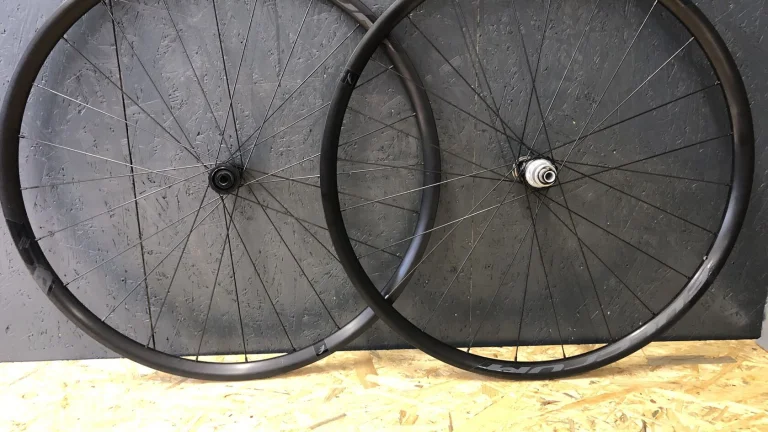 Silniční zapletené kola Fulcrum Racing DB 600