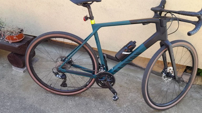 Gravel kolo Canyon Grail CF SL 7