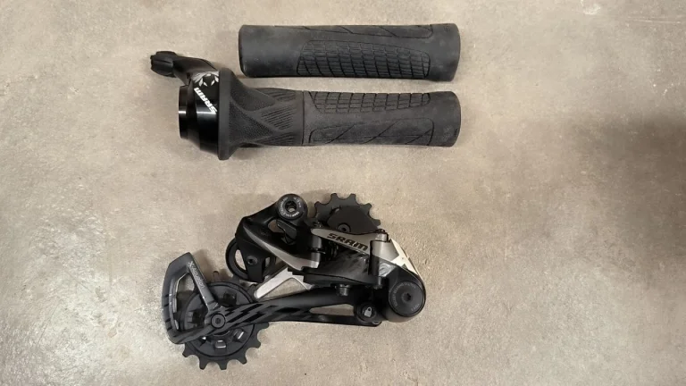 Sram X01, řazení GripShift, gripy ERGON