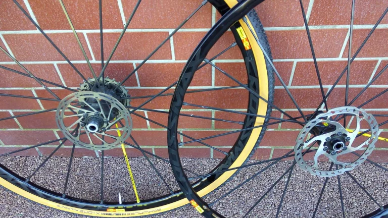 MTB/gravel kola Mavic Cross Max ssc.