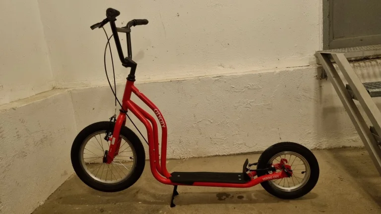 Koloběžka YEDOO CITY ŘADA RUNRUN - RED (junior, dospělý)