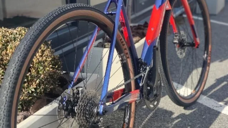 Prodám gravel kolo ROCK MACHINE GravelRide CRB 700 Gloss Metallic Navy/Silver/Orange, vel. rámu XL