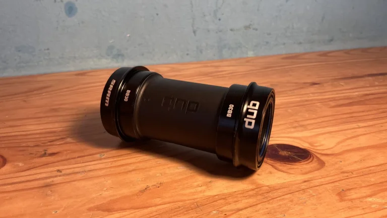 Sram DUB BB30 středové složení