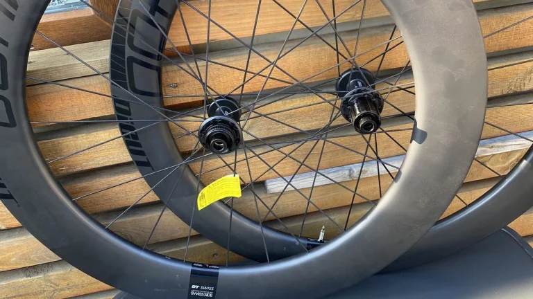 nové kola Dt swiss ARC 1400 CARBON disc