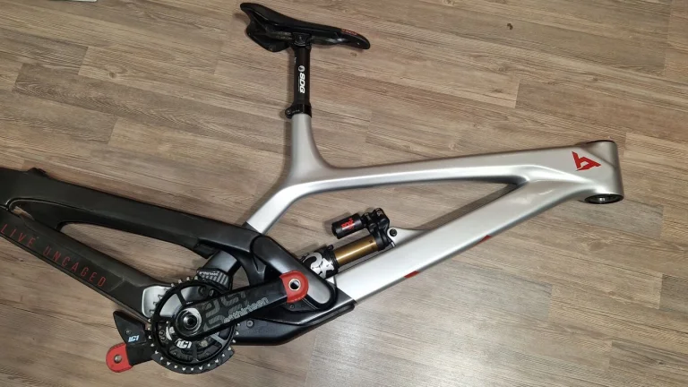 Rámový set YT Tues Pro Race 29" size Regular