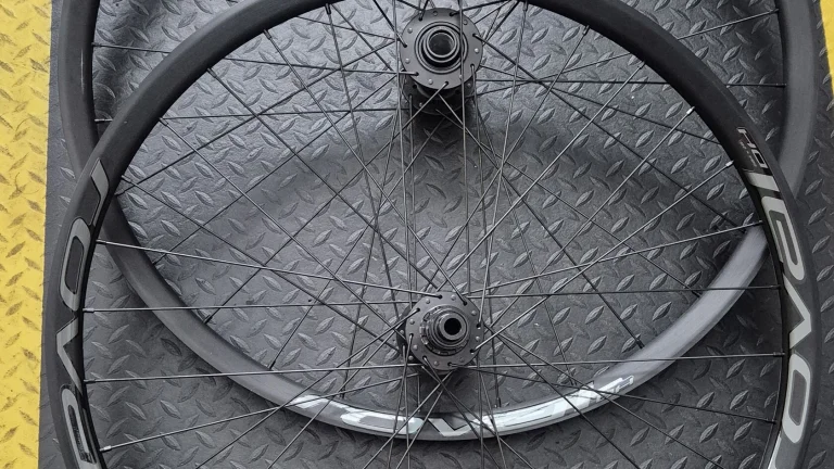 Nové výplety Roval DH Mullet 29"/27,5"