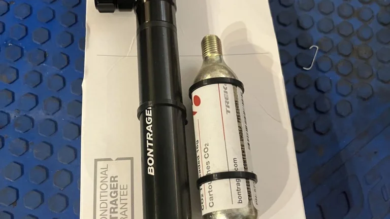 Mini pumpička Bontrager Air Rush Road