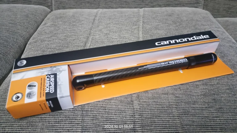 Cannondale pumpa na kolo, carbon.