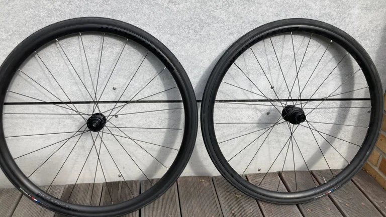 Bondrager Paradigm SL vč. duší a plášťů - sundáno z Trek Emonda SL 5 - najeto 1.000 km