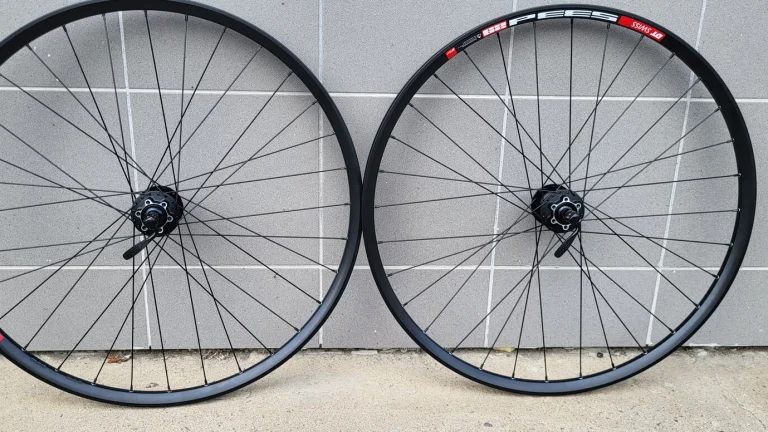 ZAPLETENÉ KOLA 29 RÁFEK Dt swiss +NÁBOJE SHIMANO 6DĚR
