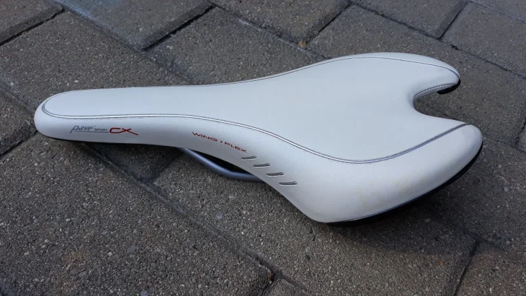 Sedlo FIZIK pavé sport CX