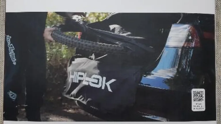 Prodám nový ochranný obal Hiplok Rideshield, cena 1.390 Kč (PC 2.890 Kč).