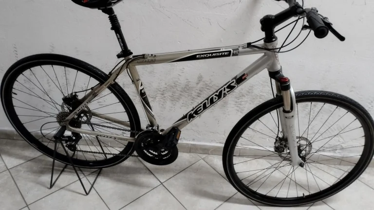 Starší renovované jízdní kolo trekingové - krosové pánské 28" Kellys Exquisite