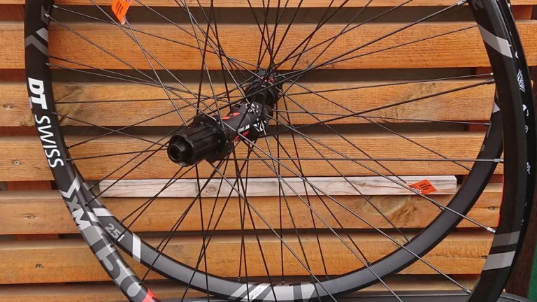 zapletená kola DT SWISS 1501 27,5