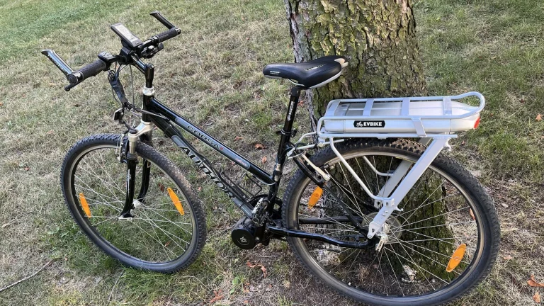 Author Corsa předělaný na e-bike