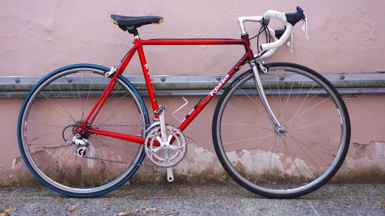 Krásná vintage silnička s campagnolo osazením.