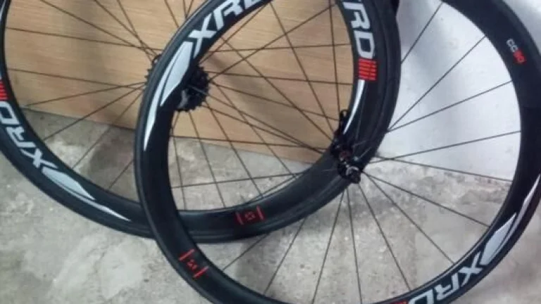 Prodám zapletená silniční karbonová kola zn. XRD CC50