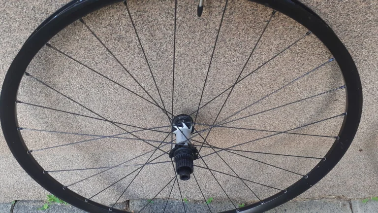 Zadní zapletené kolo DT SWISS X 1700
