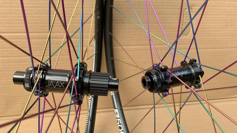 Kola DT SWISS R 500 Disc + R519 SP CL + PSR 14 SP Rainbow, 24/28 d- 1770 g