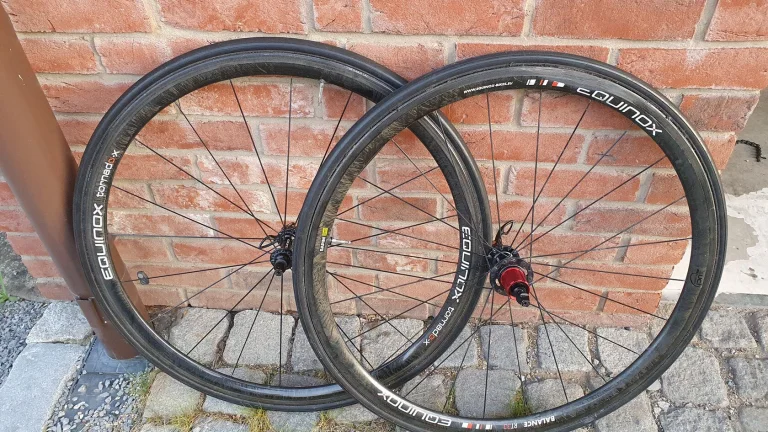 Karbonová kola Equinox Balance RT33