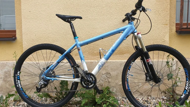 Dámské/dívčí kolo na rámu SUPERIOR 17"