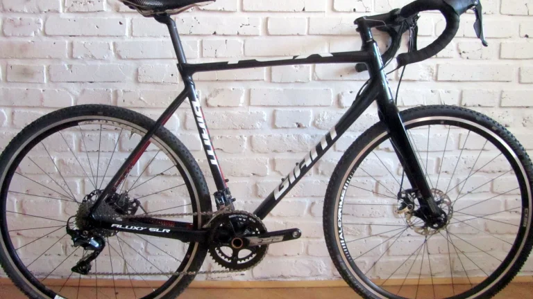 GIANT TCX na Shimano ULTEGRA/105, vel L. Super stav