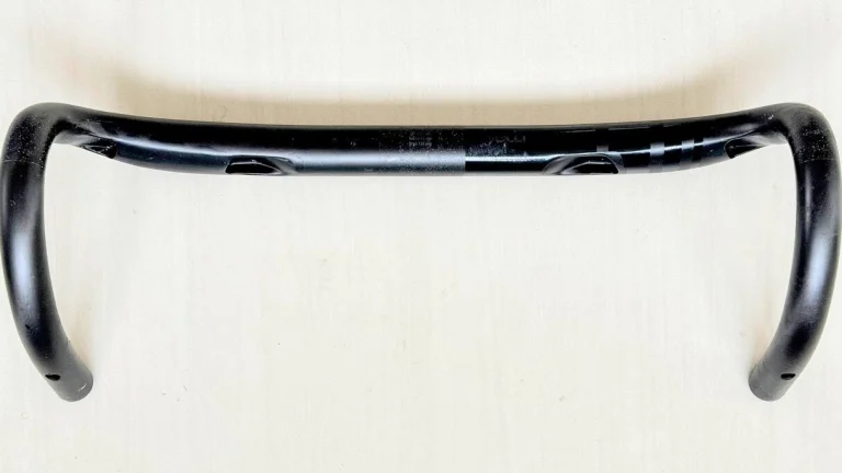 Deda Superleggera karbonová cyklistická řídítka (prům. 31.7, šířka 46cm)