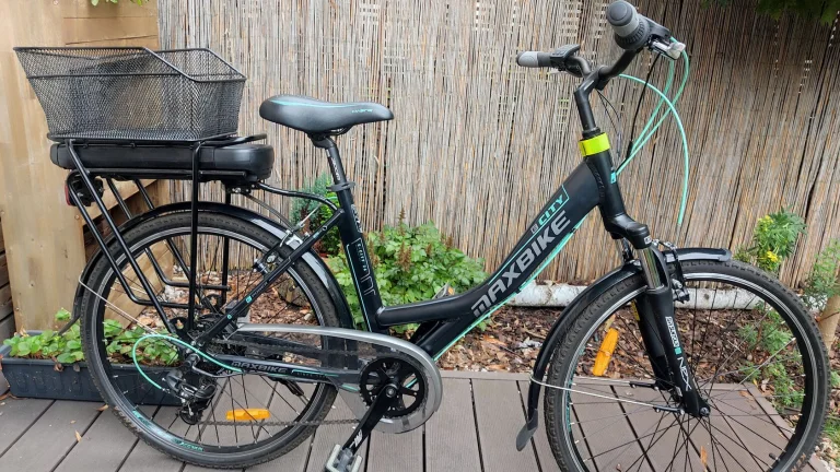 Maxbike E - City 26 18" černý mat + tyrkysová