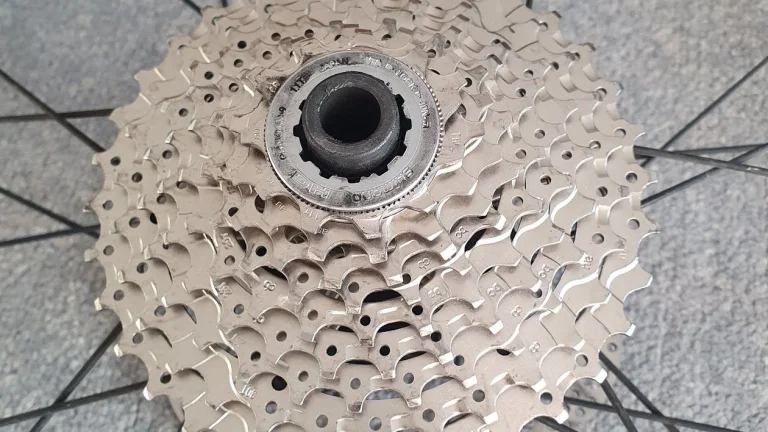 Komponenty Gravel Giant Revolt 0,2