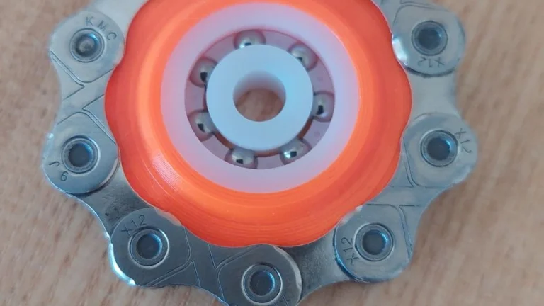 Cyklopřívěšek na klíče - spinner