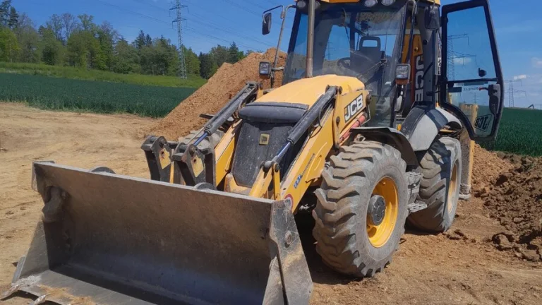 Prijmeme strojníka traktorbagr