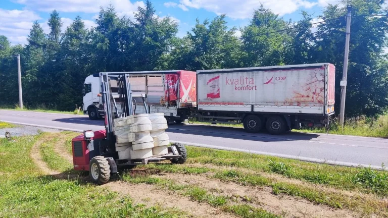 Přijmeme řidiče C+E na Vnitro základ 58 300,- vše na pásce
