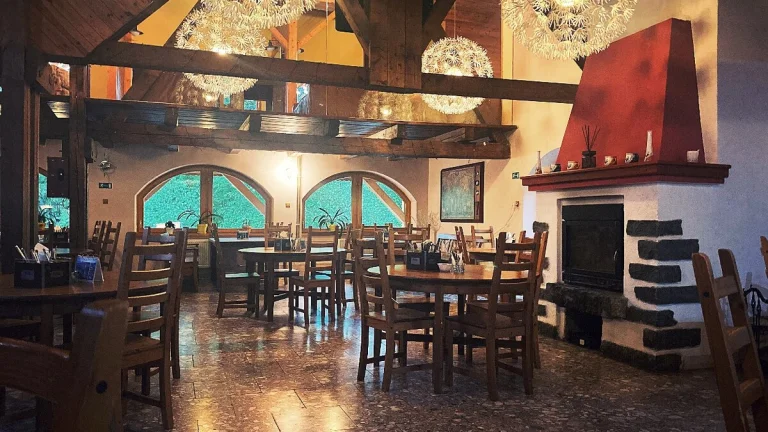 Servírka / číšník na snídaně a večeře Špindlerův Mlýn