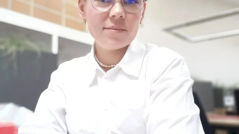 Jsem finanční specialistka a hledám férové spojení s realiťá