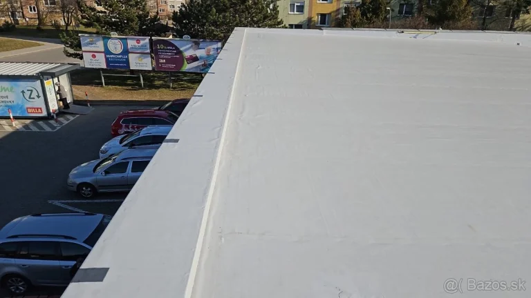 Pomocnik-Izolater ploche PVC strechy.