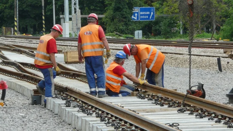 hľadáme traťových robotníkov