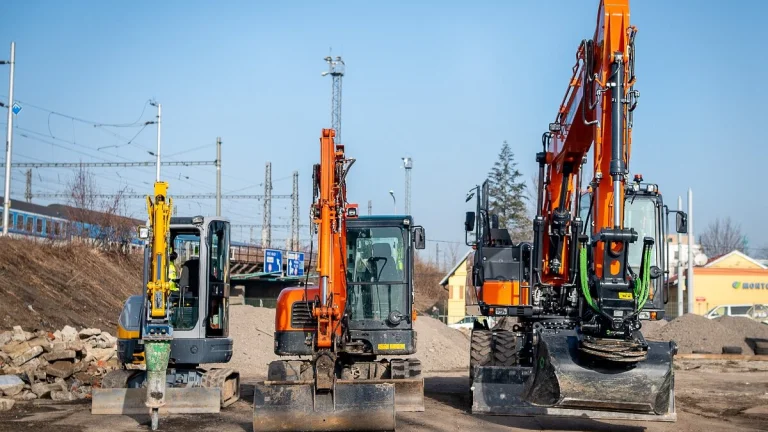 Strojník/bagrista - řízení a obsluha kolového bagru