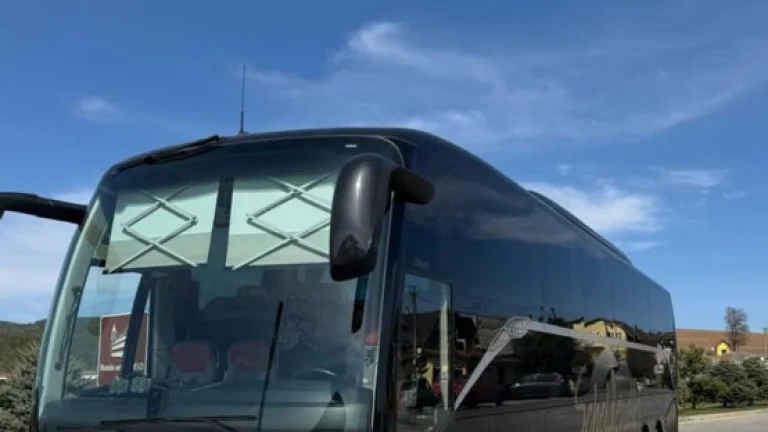 Ponúkam prácu jazdenie autobusom