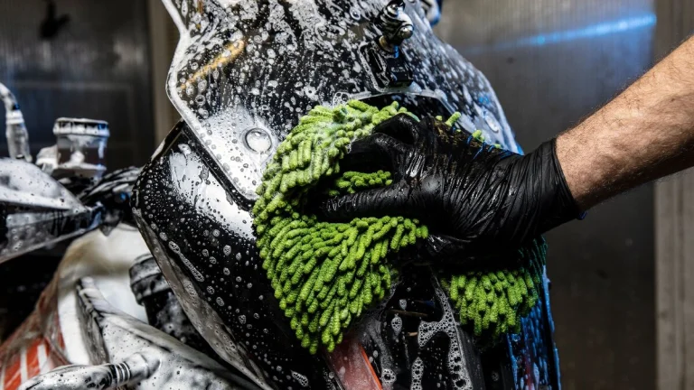 Detailing, ruční mytí vozidel - cleaner, Praha 4