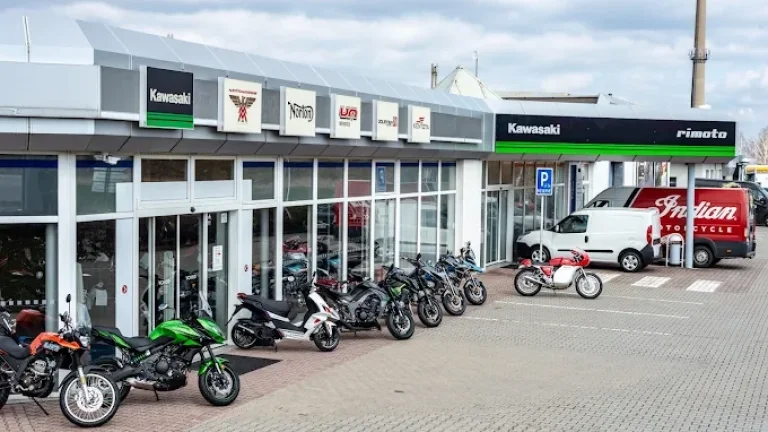 PRODEJCE V MOTOSHOPU TŘEBÍČ