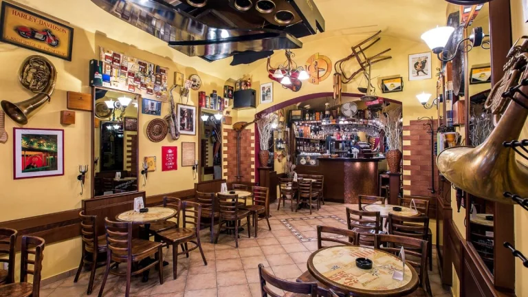 intermezzo caffe hlada Čašník/čka