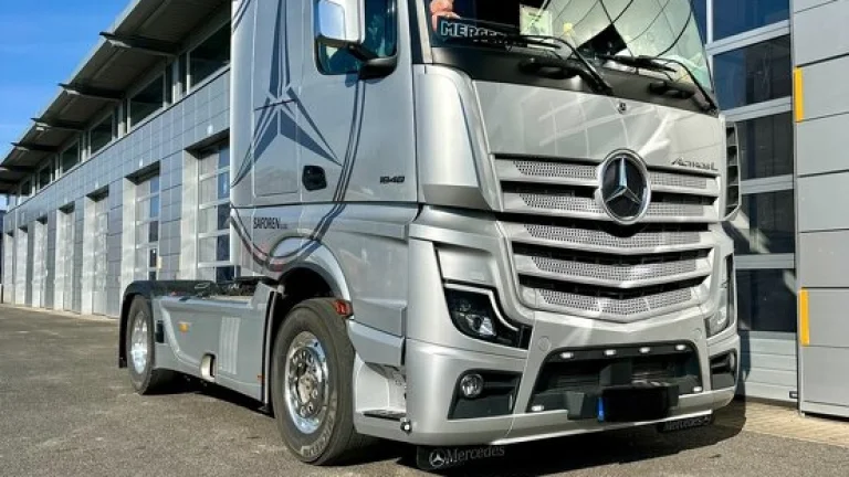 Hledáme řidiče/řidičku tahače Mercedes-Benz + mrazírenský ná