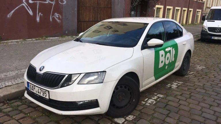 Bolt Uber ridic brigáda