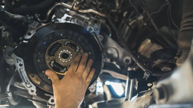 Pomocný automechanik / ПОМІЧНИК АВТОМЕХАНІКА