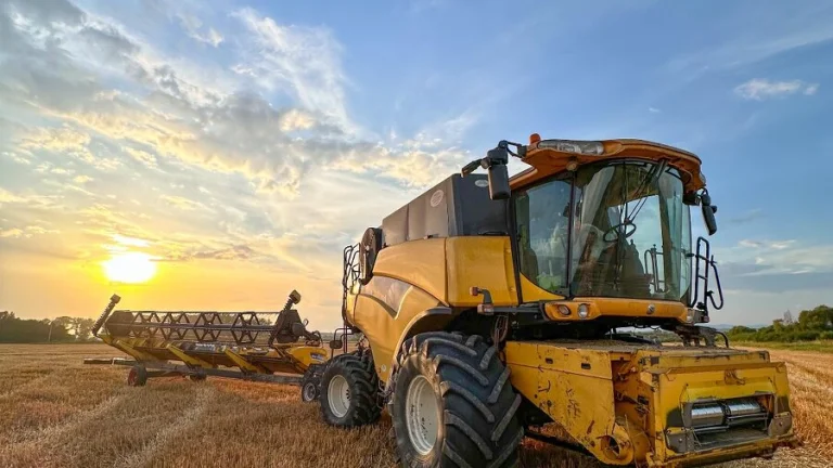 New Holland Obsluha stroja