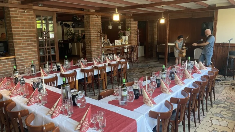 Kuchár, Čašník-barman-ka