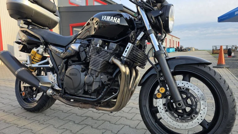 Yamaha XJR 1300